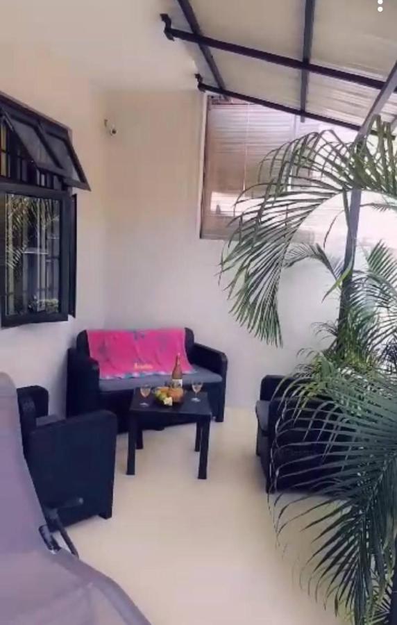 Residence Frangipani Pereybere Beach Exterior photo