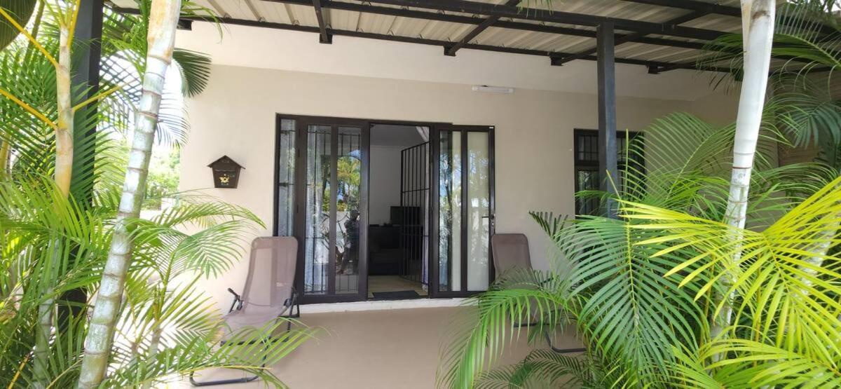 Residence Frangipani Pereybere Beach Exterior photo